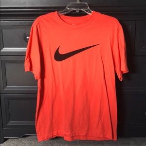 Men’s Large Nike Tee Shirt in GREAT Condition